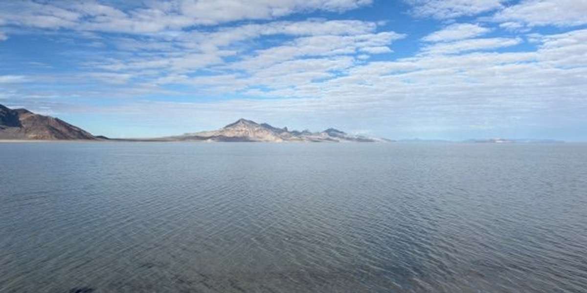 Bonneville Salt Flats Access Road
